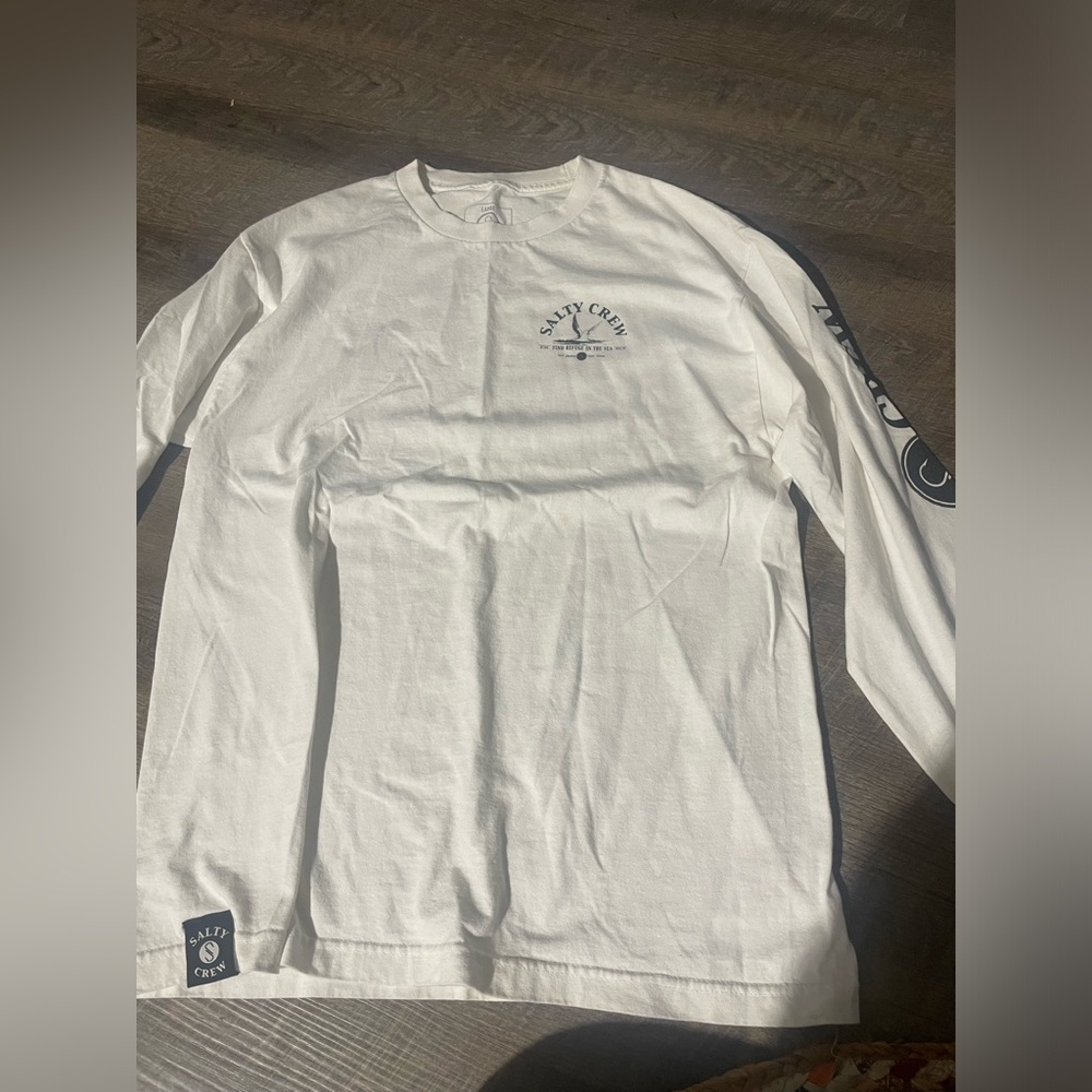 Salty crew size large long sleeve